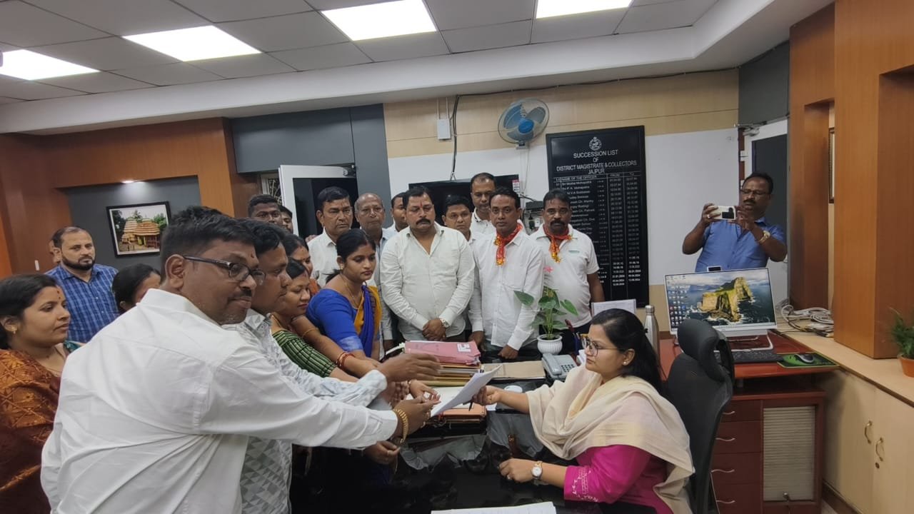 ବ୍ୟାସନଗର ପୋୖରାଧ୍ଯକ୍ଷାଙ୍କ ବିରୁଦ୍ଧରେ ଅନାସ୍ଥା ପ୍ରସ୍ତାବ
