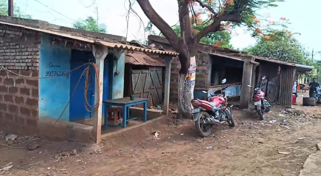 ଗୁଣ୍ଡାରାଜ, ଆତଙ୍କରାଜ ବିରୁଦ୍ଧରେ ସୁକିନ୍ଦା ଖଣି ଅଞ୍ଚଳରେ ବନ୍ଦକୁ ଅଭୂତପୂର୍ବ ଜନ ସମର୍ଥନ, ଦୋକାନ ବଜାର ବନ୍ଦ, ରାସ୍ତା ଘାଟ ଶୁନସାନ
