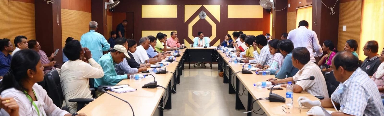 ଯାଜପୁରରେ ସ୍ୱାସ୍ଥ୍ୟମନ୍ତ୍ରୀଙ୍କ ସମୀକ୍ଷା ବୈଠକ