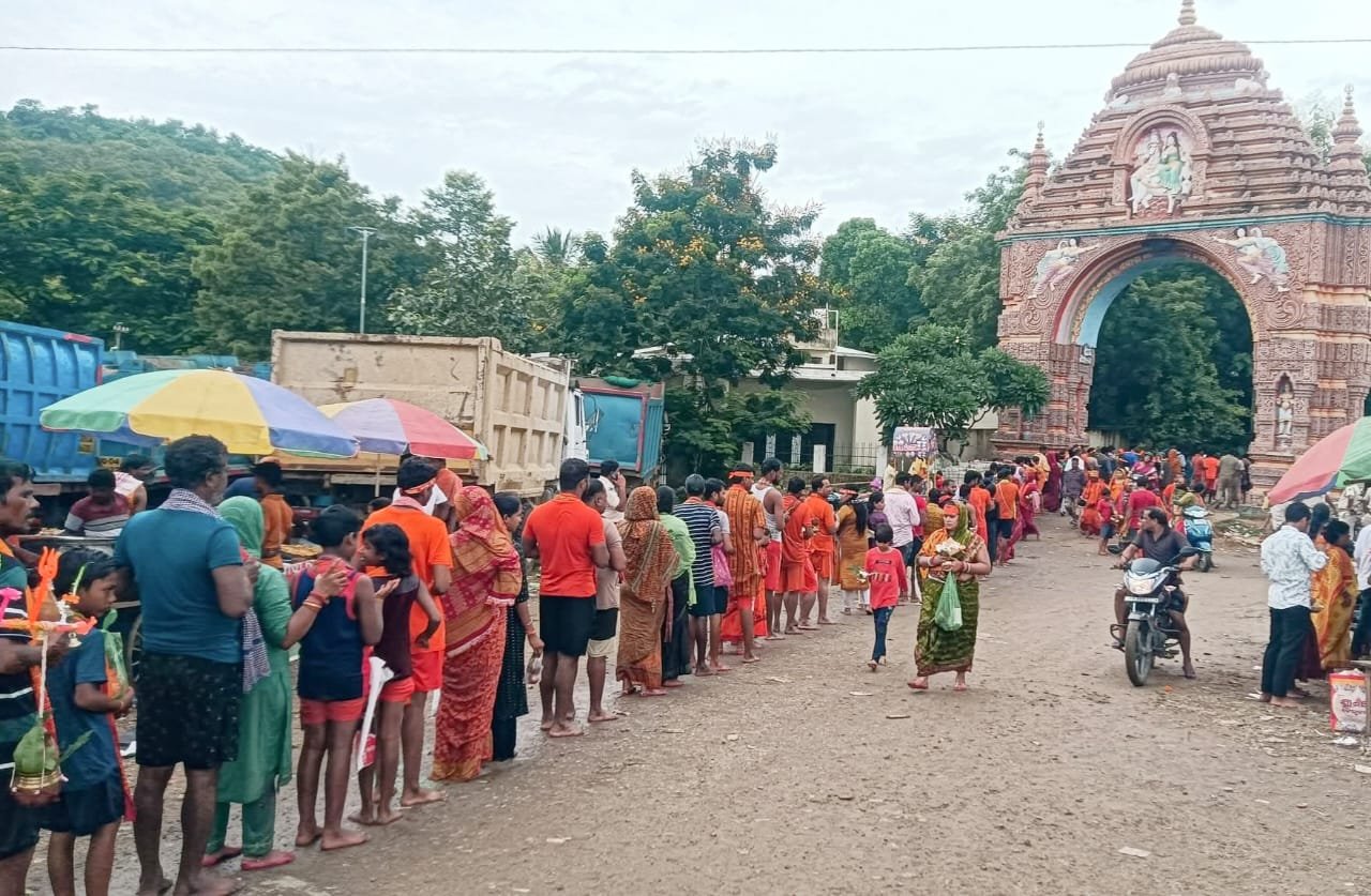 ପବିତ୍ର ଶ୍ରାବଣ ସୋମବାରରେ ଗୋକର୍ଣ୍ଣେଶ୍ୱର ପୀଠରେ କାଉଡ଼ିଆଙ୍କ ଭିଡ଼