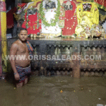 ଅବିଶ୍ରାନ୍ତ ବର୍ଷାରେ ପାଣିକୋଇଲି ବଜାରେ ବନ୍ୟା ସ୍ଥିତି