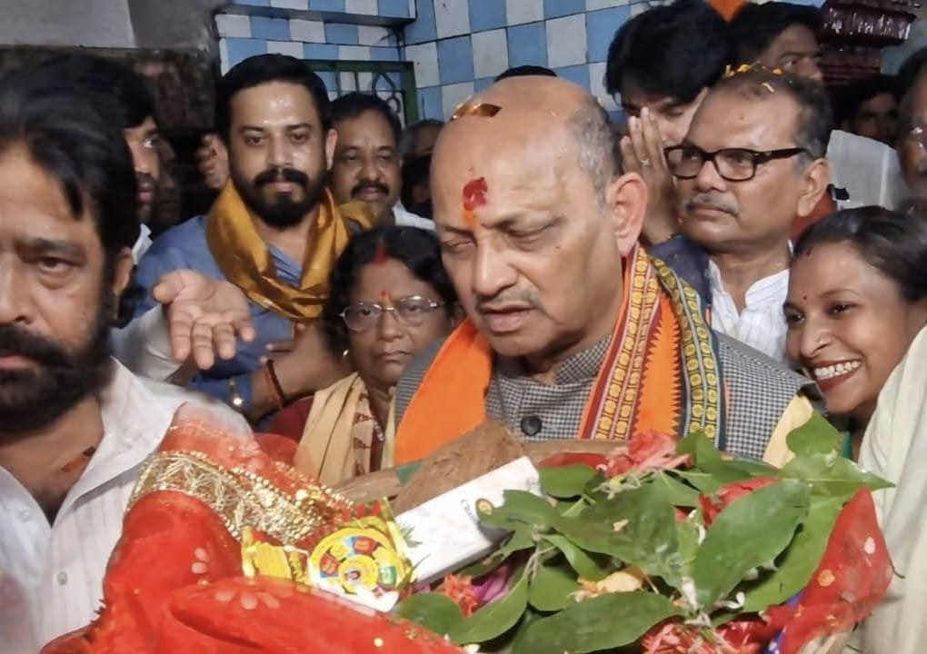 ମା ବିରଜାଙ୍କ ଦର୍ଶନ କରି ରାଜ୍ୟବାସୀଙ୍କ ମଙ୍ଗଳ କାମନା କଲେ ମନମୋହନ ସାମଲ