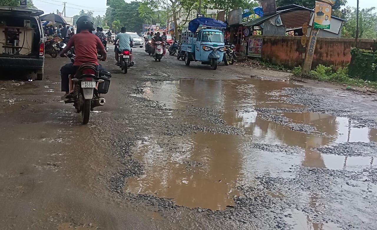 ଯାଜପୁର ସହର ମୁଖଶାଳାର ବିକଳ ଚିତ୍ର, ହନ୍ତସନ୍ତ ପଥଚାରୀ