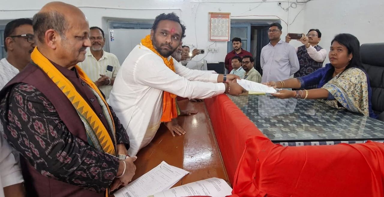 ବିଜେପିରୁ ନାମାଙ୍କନ ପତ୍ର ଦାଖଲ କଲେ ଜୟ ଢୋଲକିଆ