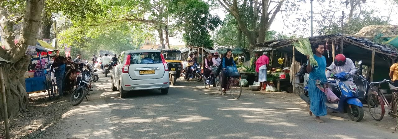 ବ୍ୟବସାୟୀଙ୍କ କବଳରେ ରାସ୍ତା, ଚିନ୍ତା ବଢ଼ାଉଛି ଟ୍ରାଫିକ ସମସ୍ୟା