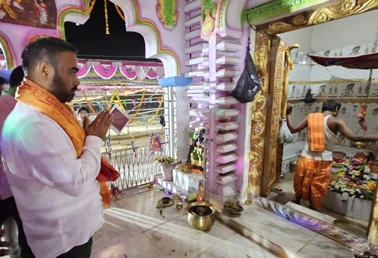 ମହାଦେବ ମନ୍ଦିର ବାର୍ଷିକ ଉତ୍ସବରେ ଯୋଗଦେଲେ ପ୍ରୀତିରଞ୍ଜନ