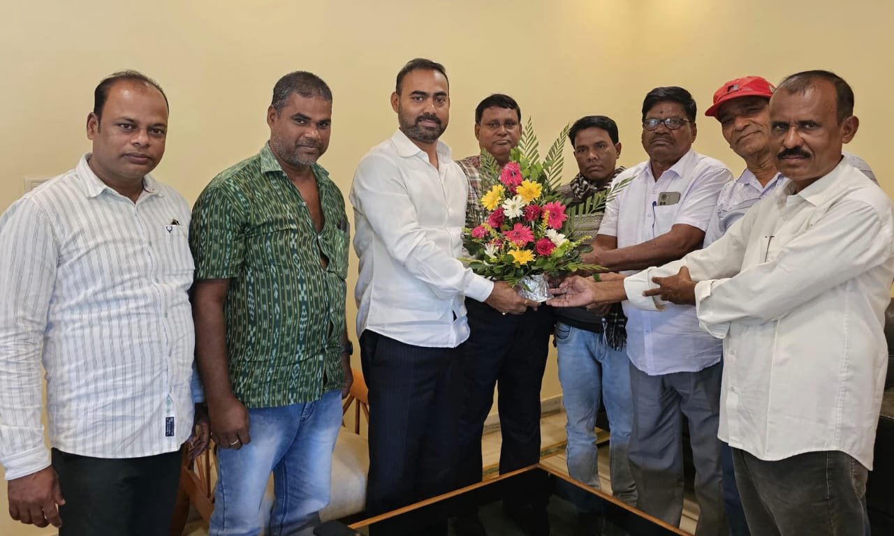 ପୂର୍ବତନ ମନ୍ତ୍ରୀଙ୍କୁ ଭେଟିଲେ ନବ ନିଯୁକ୍ତ ବ୍ଲକ ବିଜେଡି ସଭାପତି