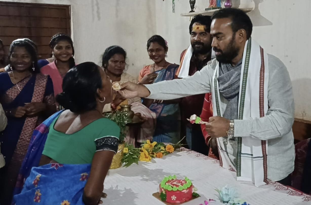 ଖ୍ରୀଷ୍ଟିଆନ ଭାଇ ଭଉଣୀଙ୍କ ସହିତ ବଡ଼ଦିନ ପାଳିଲେ ପୂର୍ବତନ ମନ୍ତ୍ରୀ