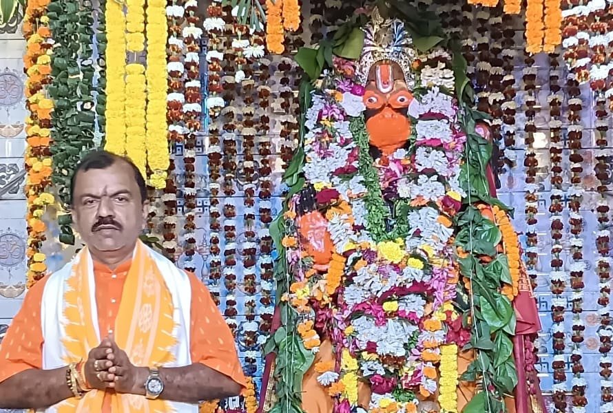 ସିଦ୍ଧ ମହାବୀରଙ୍କ ନବମ ବାର୍ଷିକ ଉତ୍ସବ: ଆଶିର୍ବାଦ କାମନା କଲେ ଶହଶହ ଶ୍ରଦ୍ଧାଳୁ