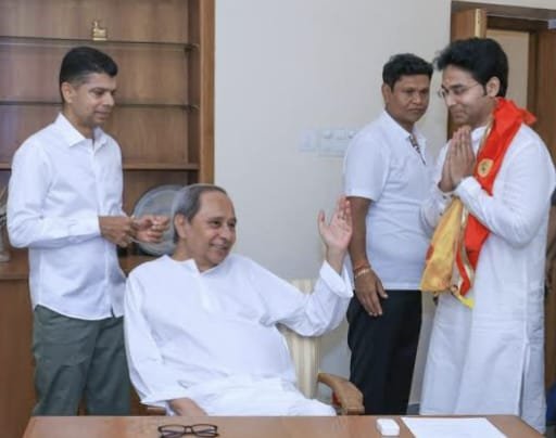 ପ୍ରାୟୋଜିତ ବନାମ ସ୍ୱତପ୍ରବୃତ୍ତ: ଅରବିନ୍ଦଙ୍କୁ ନିଲମ୍ବନ କରି ଅକଳରେ ନବୀନ