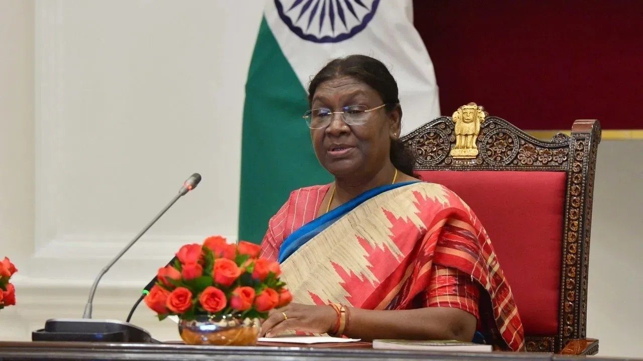 ପଶ୍ଚିମବଙ୍ଗରେ ରାଷ୍ଟ୍ରପତିଙ୍କ ପ୍ରୋଟୋକଲ୍‌ରେ ତ୍ରୁଟି: ମୁଖ୍ୟ ଶାସନ ସଚିବଙ୍କୁ କେନ୍ଦ୍ରର ରିପୋର୍ଟ ତଲବ
