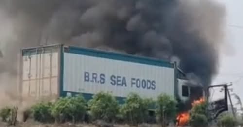 ଜାତୀୟ ରାଜପଥରେ ଜଳିଗଲା ଚିଙ୍ଗୁଡ଼ି ଟ୍ରକ୍, ପଥଚାରୀ ଭୟଭୀତ