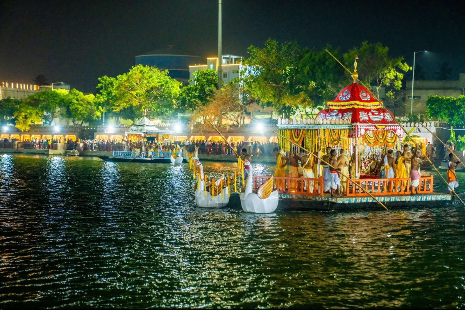 ଚନ୍ଦନ ଯାତ୍ରାରେ ଶ୍ରୀଜୀଉ