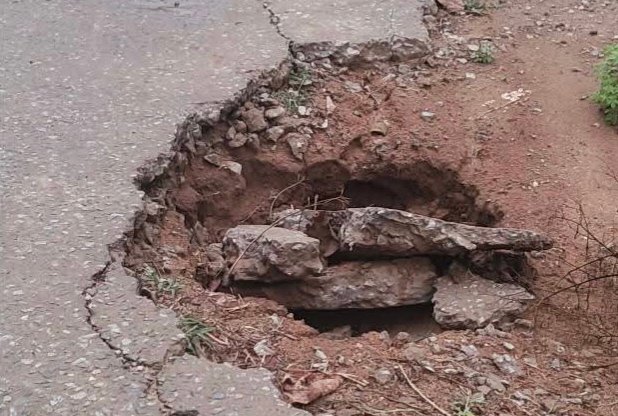 ବଡ଼ସୁଆର-କମଳପୁର ରାସ୍ତା: ବିପଦରେ ପଥଚାରୀ, ବିଭାଗ ଚୁପ