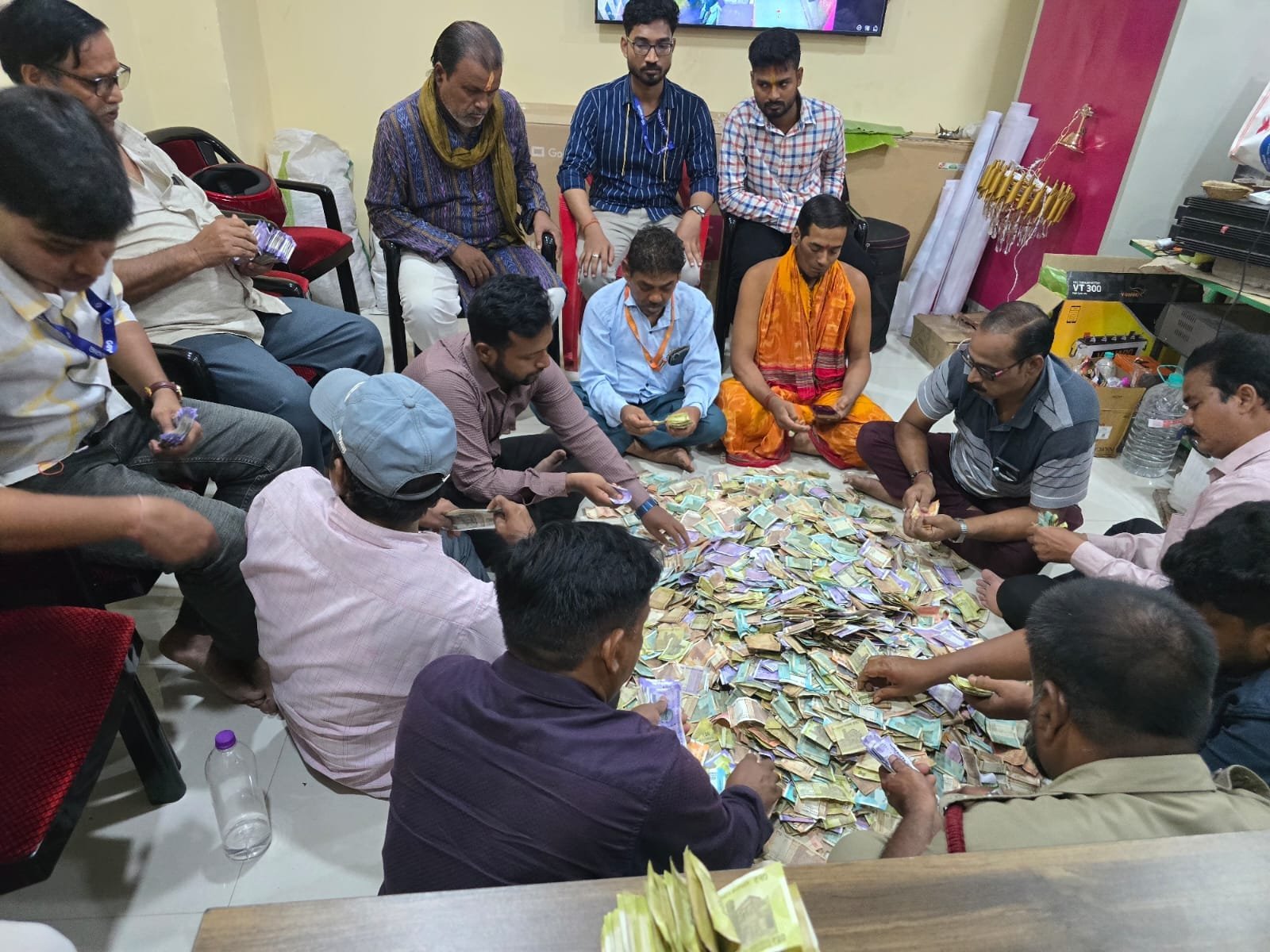 ଶ୍ରୀ ଅଲାରନାଥଦେବ ମନ୍ଦିରରେ ହୁଣ୍ଡି ବାକ୍ସ ଗଣତି, ମିଳିଲା ୭ଲକ୍ଷ ୬୩ ହଜାର ୧୫୦ ଟଙ୍କା
