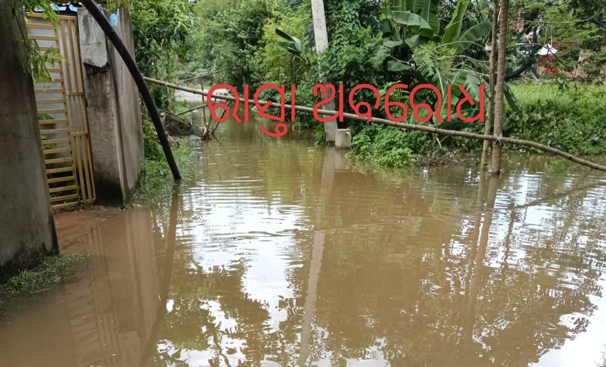 ରାସ୍ତା ଅବରୋଧ ନେଇ ଅତିରିକ୍ତ ଜିଲ୍ଲାପାଳଙ୍କୁ ଭେଟିଲେ ଉମେଶ ଦାସ, ତୁରନ୍ତ ପଦକ୍ଷେପ ପାଇଁ ପ୍ରତିଶ୍ରୁତି