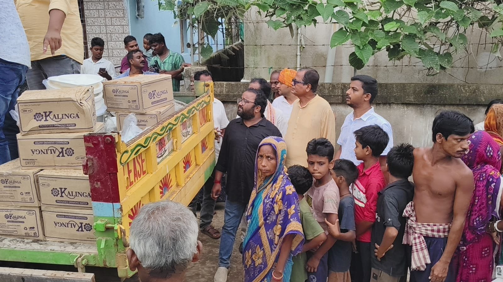 ବନ୍ୟା ବିପନ୍ନଙ୍କୁ ସହାୟତା ପ୍ରଦାନ କଲେ ସମାଜସେବୀ