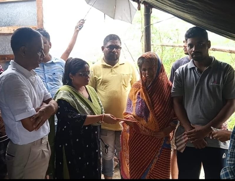 ବନ୍ୟା ସମୟରେ ବରୀରେ ମୃତ୍ୟୁ ଘଟଣା: ମୃତକଙ୍କ ପରିବାରକୁ ସହାୟତା ପ୍ରଦାନ କଲା ପ୍ରଶାସନ