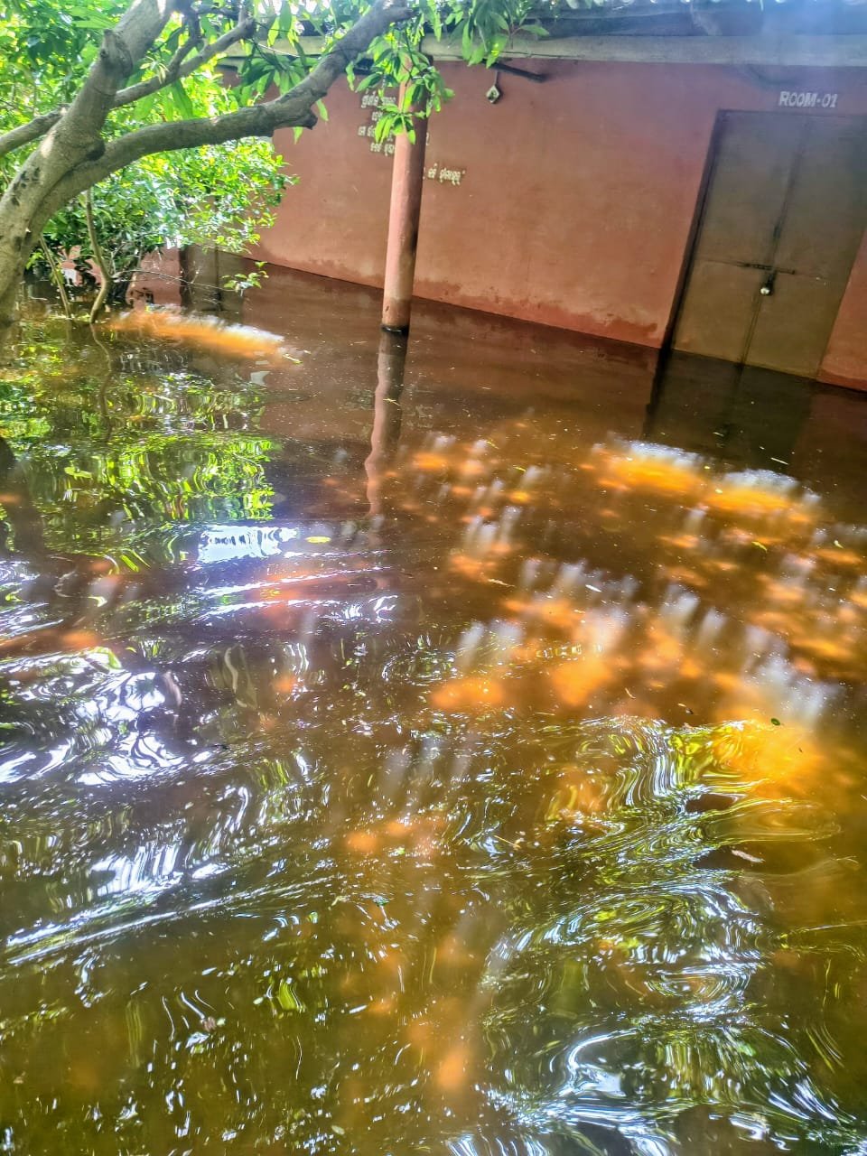 ପ୍ରଭାକର ସଂସ୍କୃତ ମହାବିଦ୍ୟାଳୟରେ ବନ୍ୟା ଜଳ ପ୍ରବେଶ, ବିଭିନ୍ନ ବିଦ୍ୟୁତ ସାମଗ୍ରୀ ନଷ୍ଟ