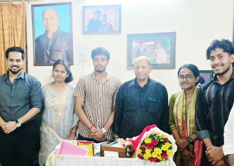 ବଡ଼ଚଣା ରାଜନୀତିରେ ହଲଚଲ: ଅମର ଶତପଥୀଙ୍କ ଆଶିର୍ବାଦ ନେଲେ ଛାତ୍ରନେତା