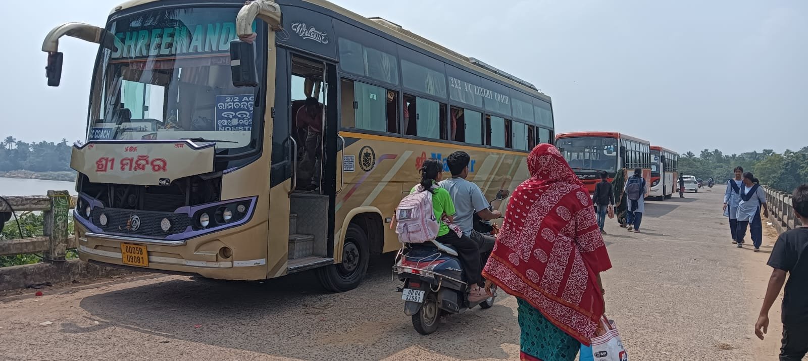ବ୍ରାହ୍ମଣୀ ସେତୁ ଉପରେ ବସ, ବଢୁଛି ଦୁର୍ଘଟଣା ଆଶଙ୍କା